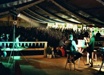 1000 Gste, und jeder hrts und siehts